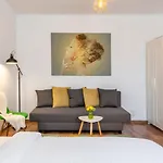Piata Victoriei By Mrg Apartments