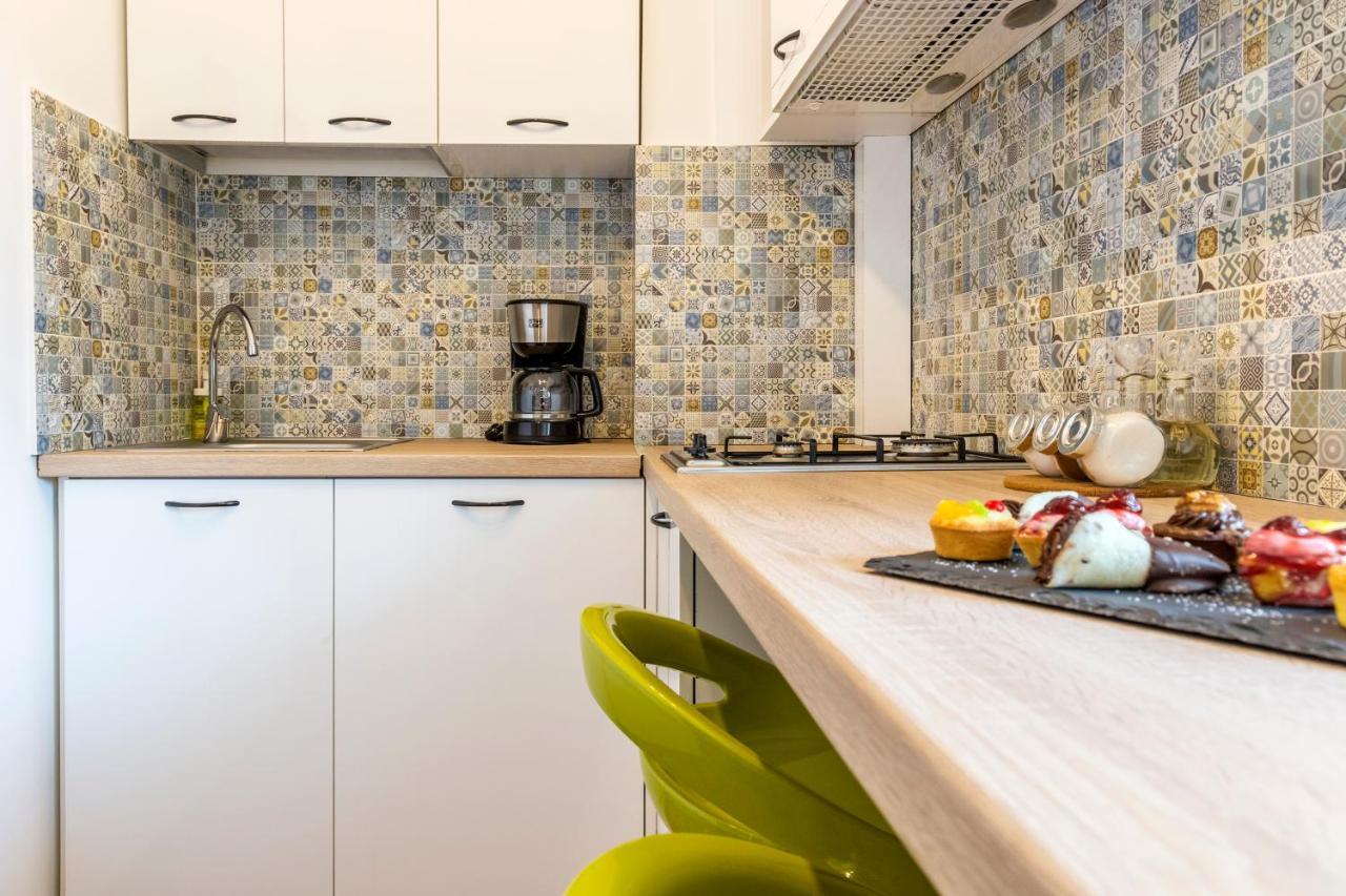 Apartment Piata Victoriei By Mrg Bucharest